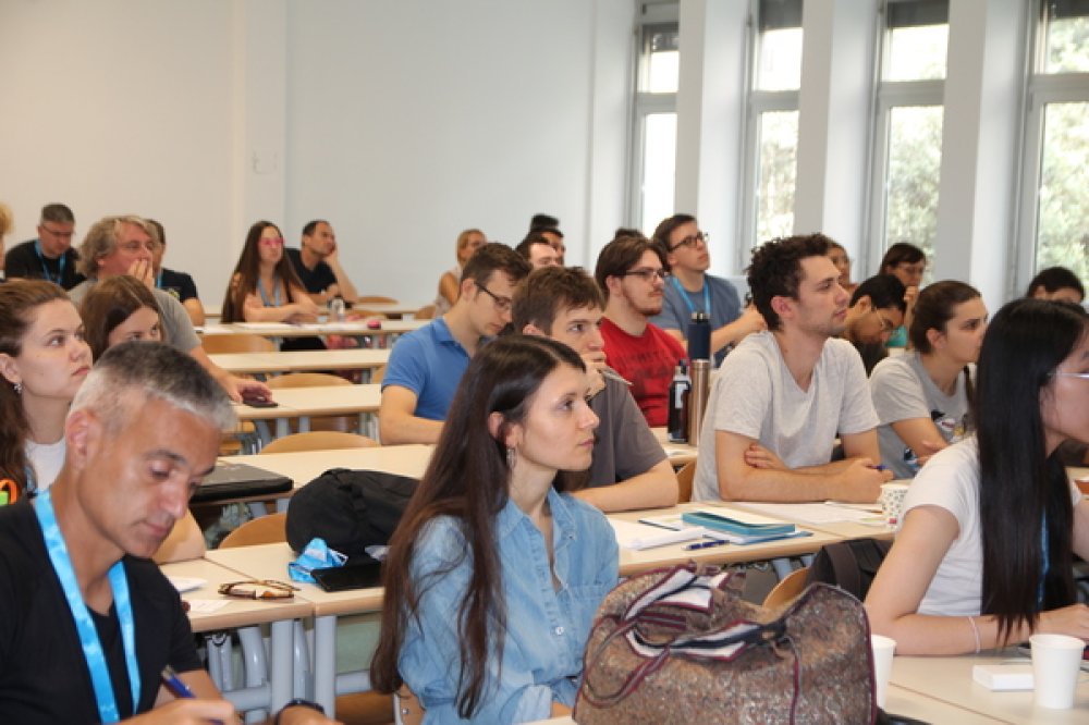 Uspešna izvedba 12. mednarodne doktorske poletne šole iz diskretne matematike v Kopru